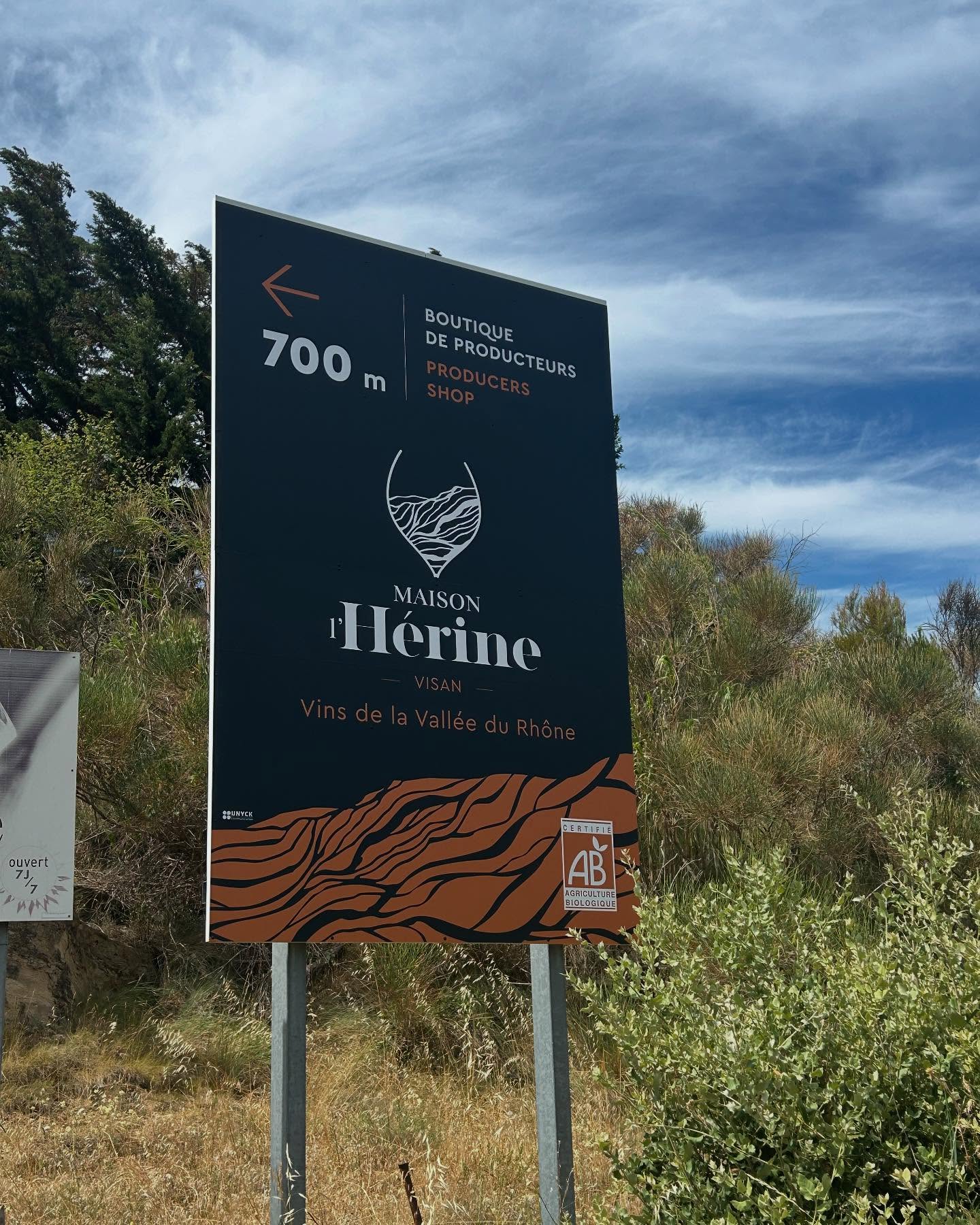 Panneau directionnel Maison l’Hérine