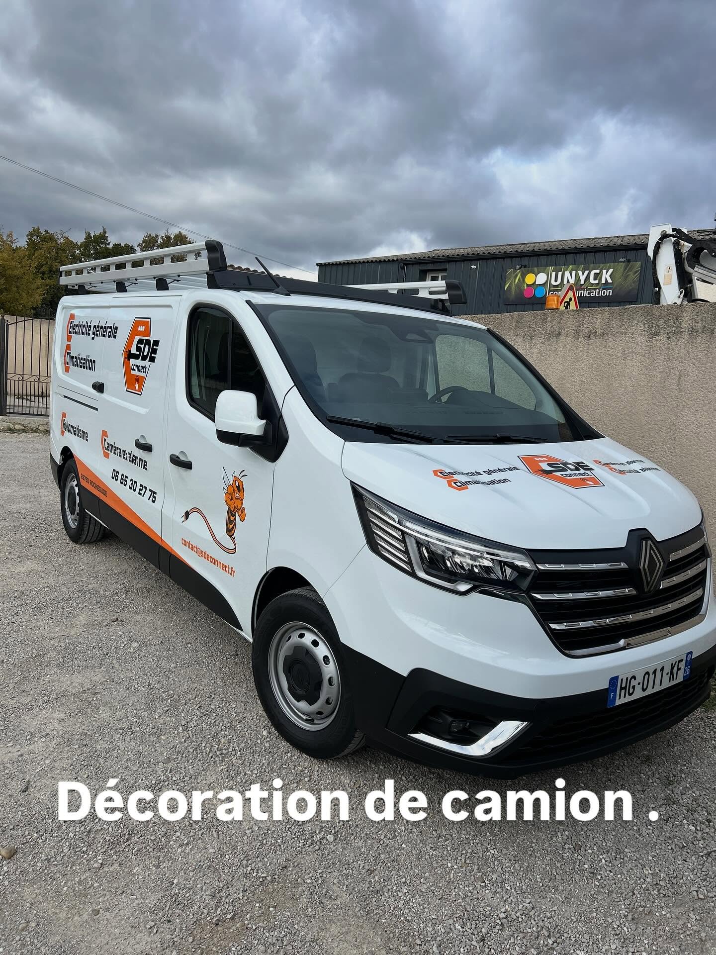 Décoration publicitaire d’un véhicule utilitaire